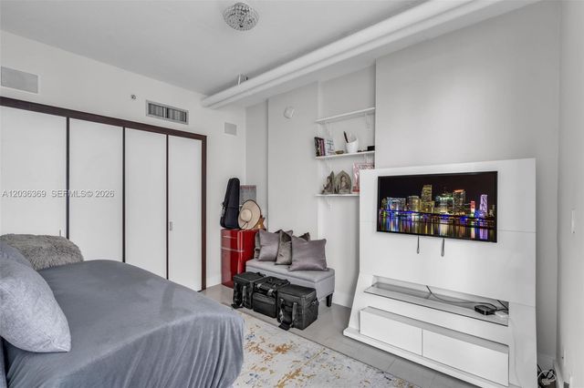 690 SW 1st Ct PHII16, Miami, FL 33130