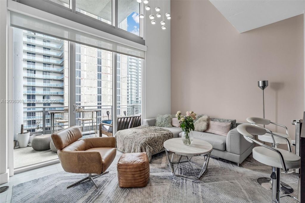 690 SW 1st Ct PHII16, Miami, FL 33130