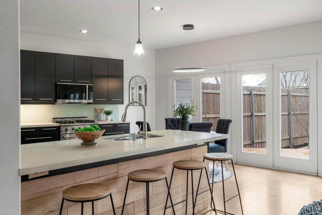 2114 Goodrich Ave 10, Austin, TX 78704