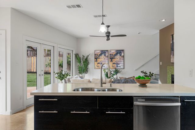 2114 Goodrich Ave 10, Austin, TX 78704