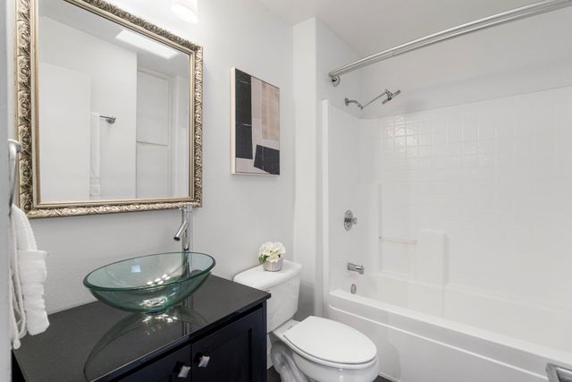 2114 Goodrich Ave 10, Austin, TX 78704