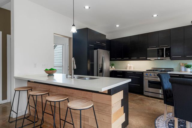 2114 Goodrich Ave 10, Austin, TX 78704