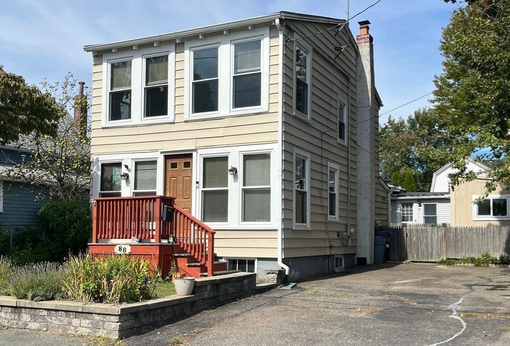 88 Turner St, Quincy, MA 02169