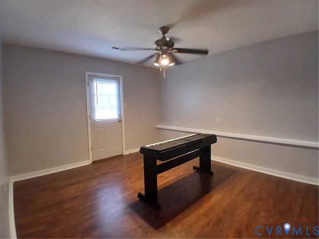 1306 Old Log Trl, North Chesterfield, VA 23235