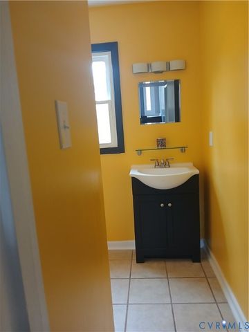 1306 Old Log Trl, North Chesterfield, VA 23235