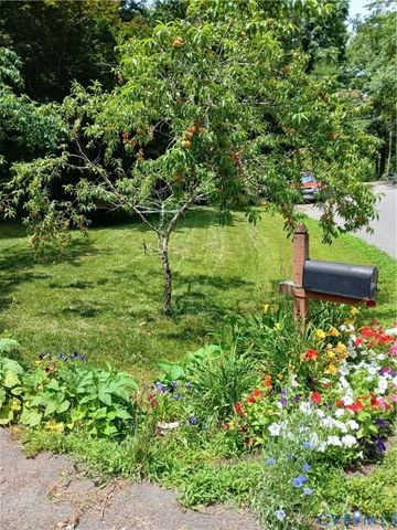 1306 Old Log Trl, North Chesterfield, VA 23235