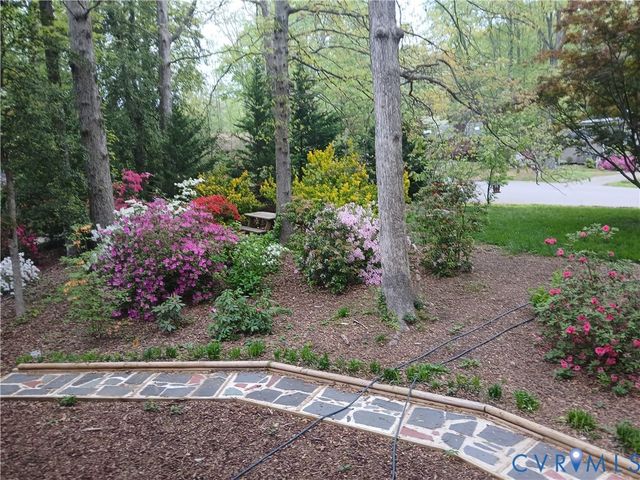 1306 Old Log Trl, North Chesterfield, VA 23235