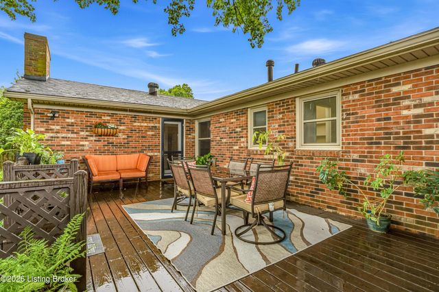 9008 Shevie Dr, Louisville, KY 40272