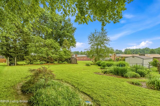 9008 Shevie Dr, Louisville, KY 40272