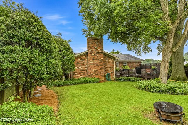 9008 Shevie Dr, Louisville, KY 40272
