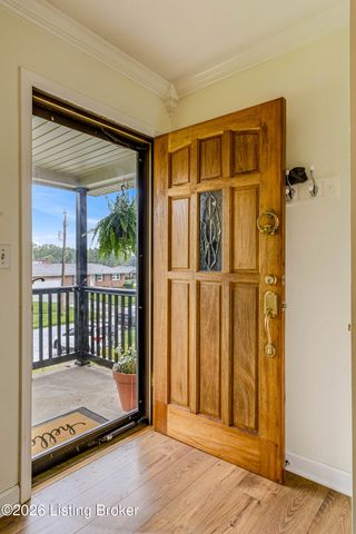 9008 Shevie Dr, Louisville, KY 40272