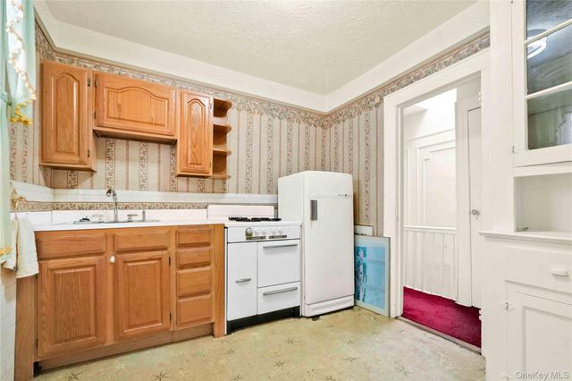 62-63 60th Drive, Maspeth, NY 11378