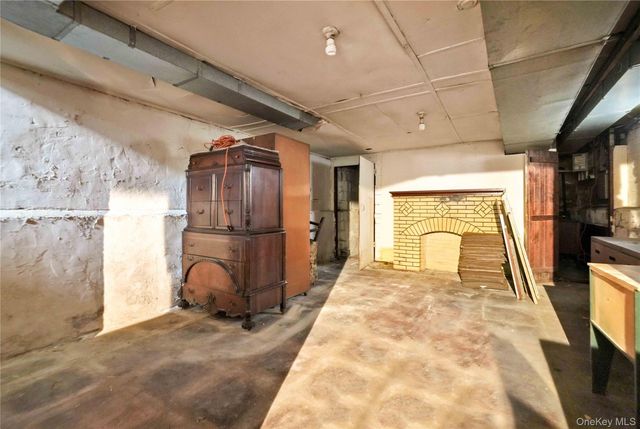 62-63 60th Drive, Maspeth, NY 11378