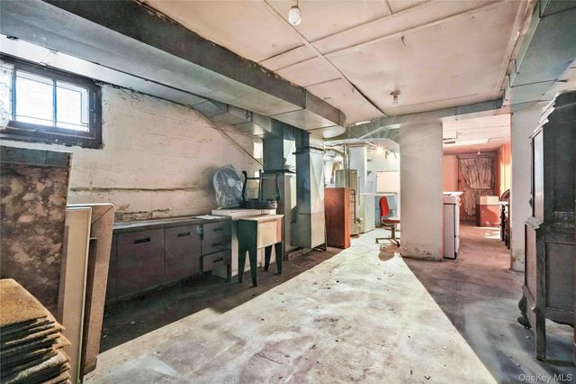 62-63 60th Drive, Maspeth, NY 11378