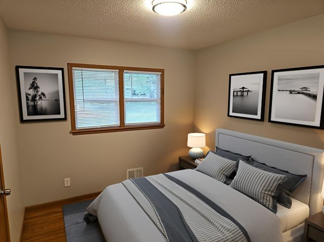 7025 Grimes Avenue N, Brooklyn Center, MN 55429