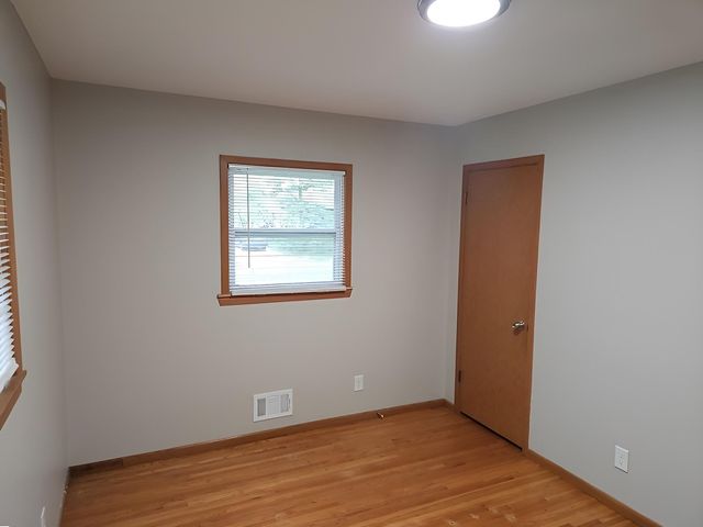 7025 Grimes Avenue N, Brooklyn Center, MN 55429