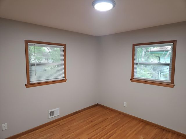 7025 Grimes Avenue N, Brooklyn Center, MN 55429