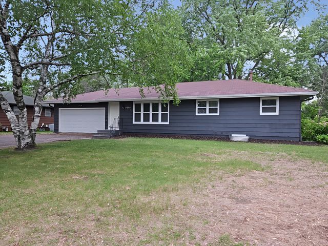 7025 Grimes Avenue N, Brooklyn Center, MN 55429