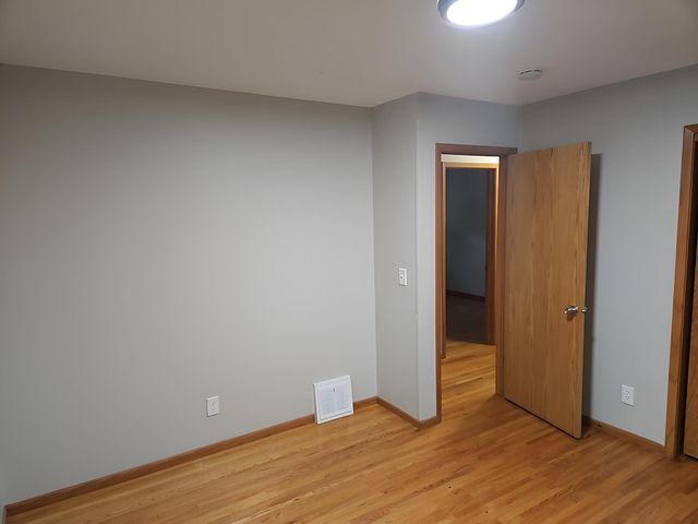7025 Grimes Avenue N, Brooklyn Center, MN 55429
