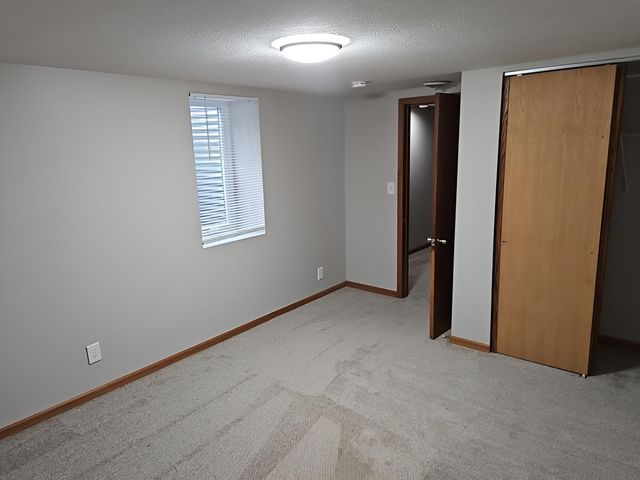 7025 Grimes Avenue N, Brooklyn Center, MN 55429