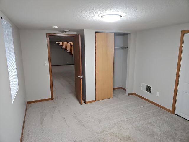 7025 Grimes Avenue N, Brooklyn Center, MN 55429
