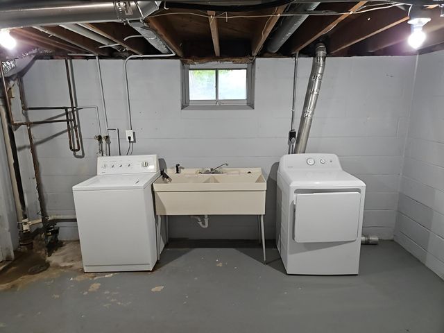 7025 Grimes Avenue N, Brooklyn Center, MN 55429