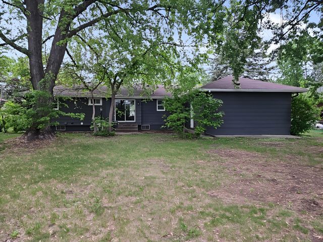 7025 Grimes Avenue N, Brooklyn Center, MN 55429