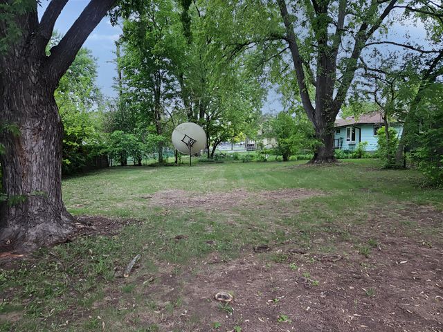 7025 Grimes Avenue N, Brooklyn Center, MN 55429