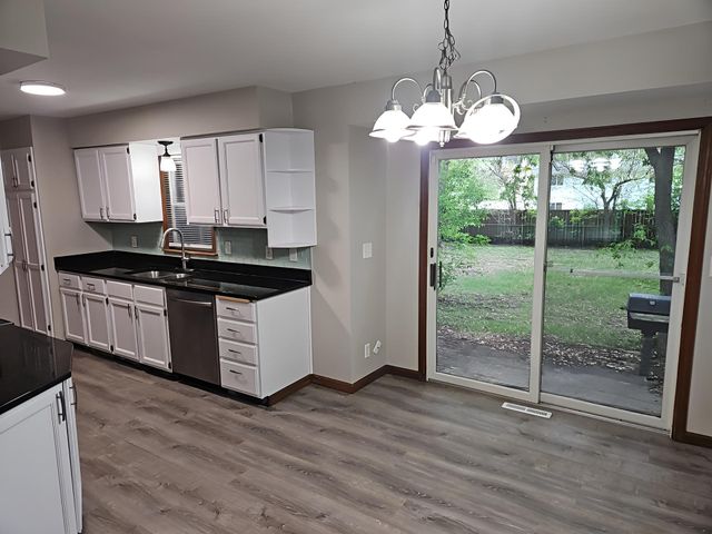 7025 Grimes Avenue N, Brooklyn Center, MN 55429