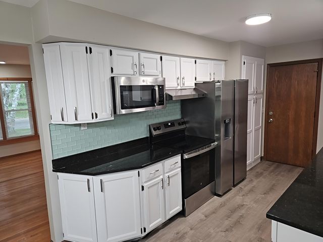 7025 Grimes Avenue N, Brooklyn Center, MN 55429
