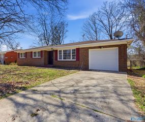 4816 Lumary Drive NW, Huntsville, AL 35810