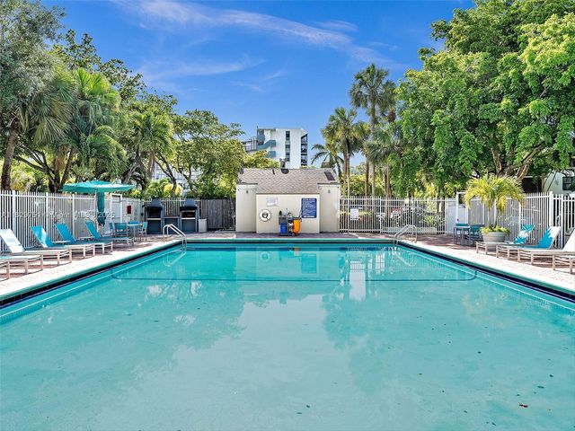 20381 NE 30th Ave 208-7, Aventura, FL 33180