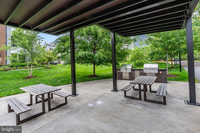 5138 LONGSTONE WAY, North Bethesda, MD 20852