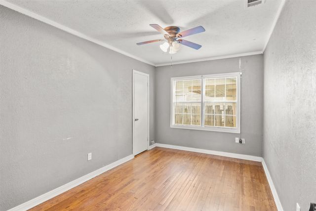 2837 Meaders Avenue, Fort Worth, TX 76112