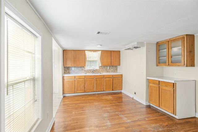 2837 Meaders Avenue, Fort Worth, TX 76112