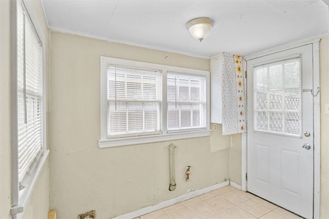 2837 Meaders Avenue, Fort Worth, TX 76112