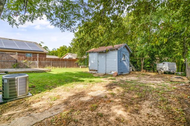 2837 Meaders Avenue, Fort Worth, TX 76112