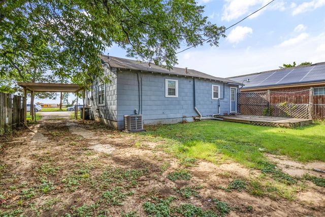 2837 Meaders Avenue, Fort Worth, TX 76112