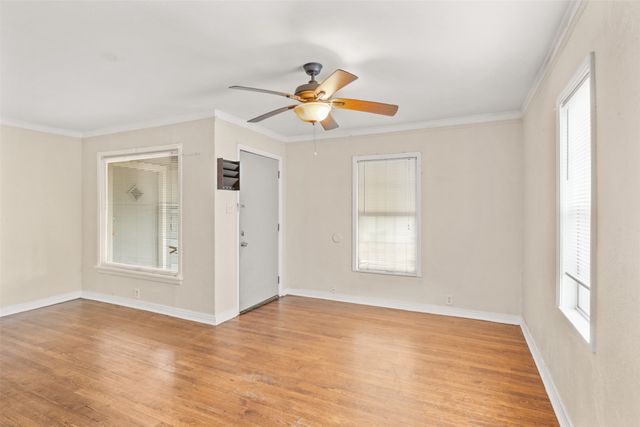 2837 Meaders Avenue, Fort Worth, TX 76112