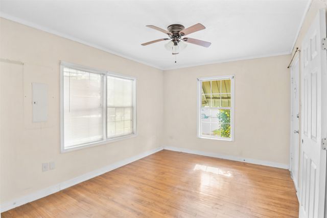 2837 Meaders Avenue, Fort Worth, TX 76112