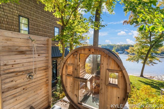 6365 Waters Edge Lane, Saugatuck, MI 49453