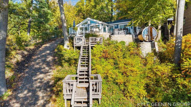 6365 Waters Edge Lane, Saugatuck, MI 49453