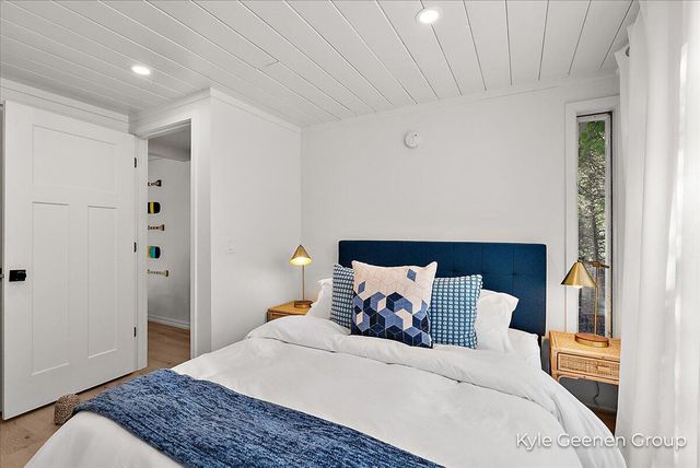 6365 Waters Edge Lane, Saugatuck, MI 49453