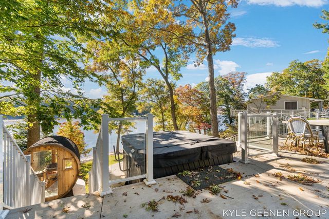 6365 Waters Edge Lane, Saugatuck, MI 49453