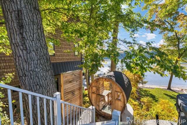 6365 Waters Edge Lane, Saugatuck, MI 49453