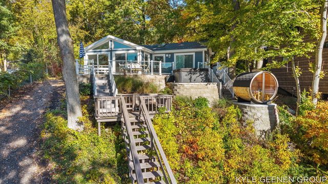 6365 Waters Edge Lane, Saugatuck, MI 49453