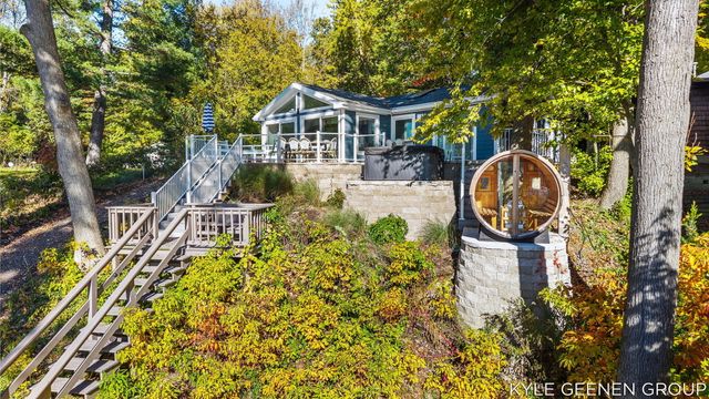 6365 Waters Edge Lane, Saugatuck, MI 49453