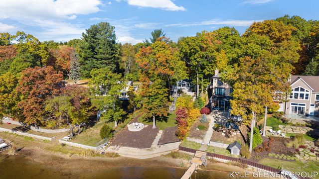 6365 Waters Edge Lane, Saugatuck, MI 49453