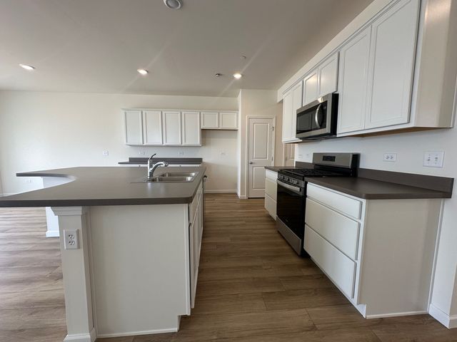 2320 Horseshoe Circles, Naperville, IL 60564