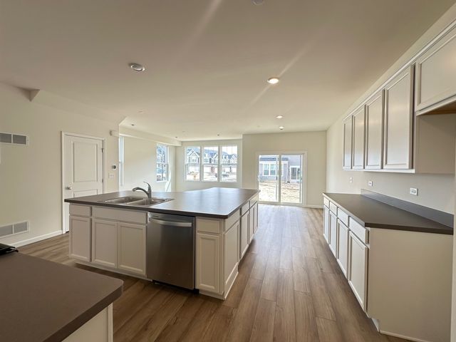 2320 Horseshoe Circles, Naperville, IL 60564